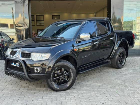 MITSUBISHI L200 TRITON 3.5 HPE 4X4 CD V6 24V FLEX 4P AUTOMÁTICO